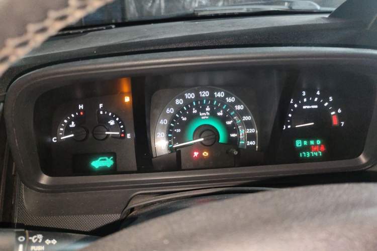 Used Dodge Journey 2010 2.7 Instrument Cluster