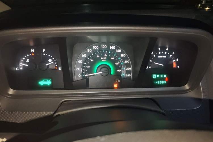 Used Dodge Journey 2010 2.7 Instrument Cluster