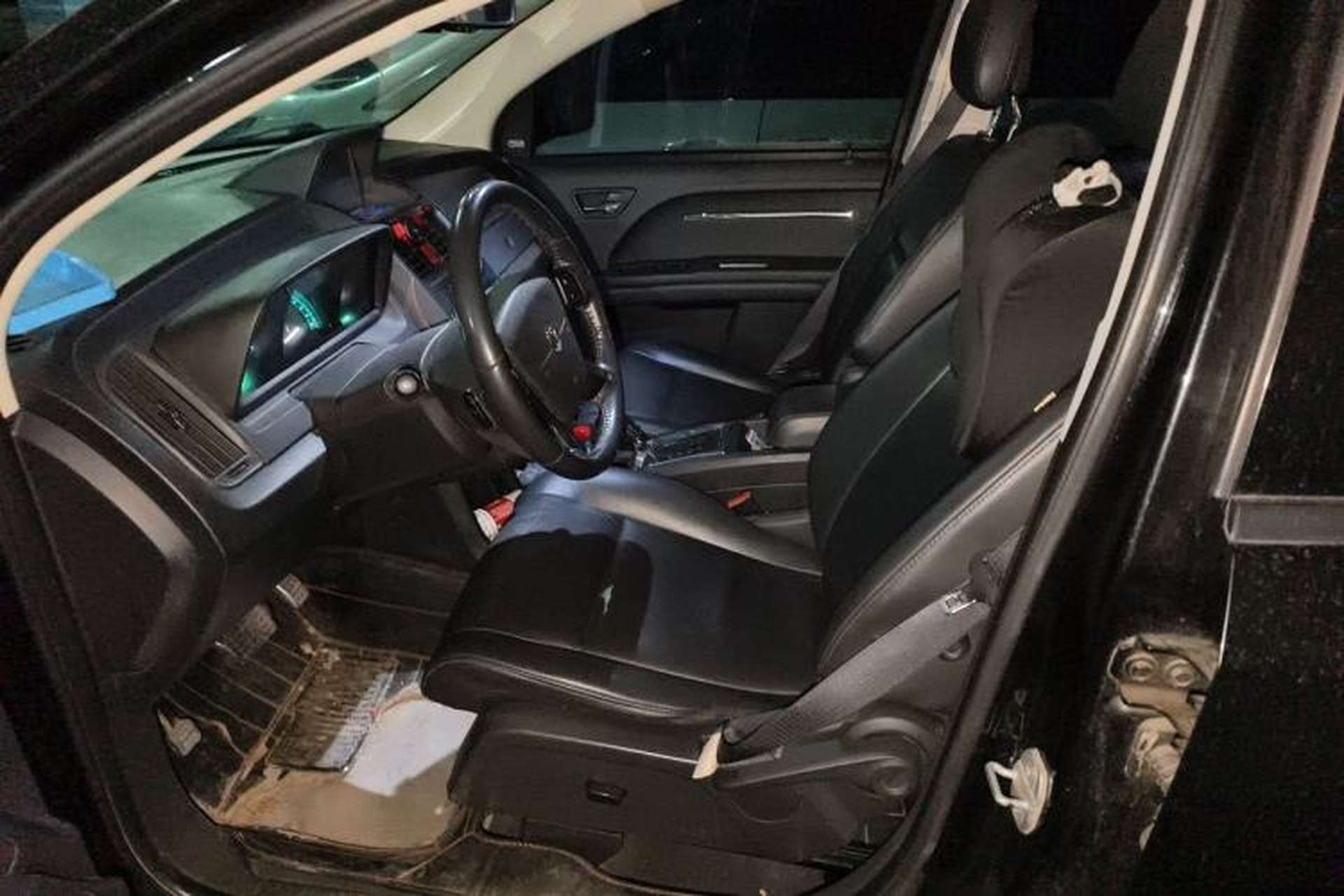 Used Dodge Journey 2010 2.7 Left Front Seat