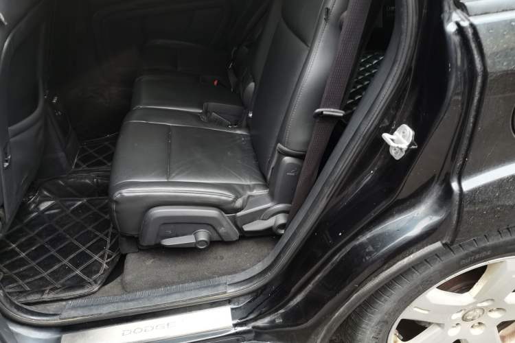 Used Dodge Journey 2010 2.7 Left Rear Seat