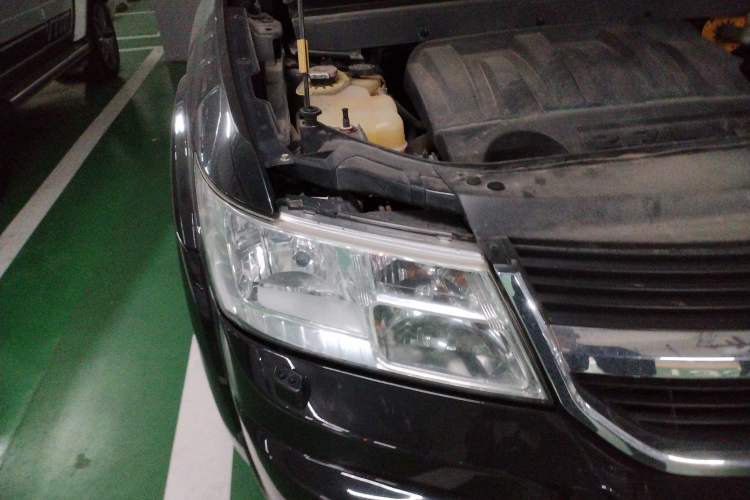 Used Dodge Journey 2010 2.7 Right Front Headlight