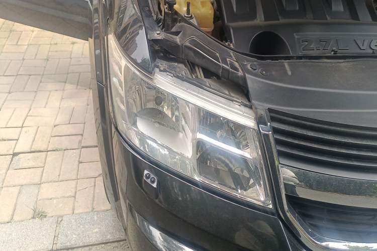 Used Dodge Journey 2010 2.7 Right Front Headlight