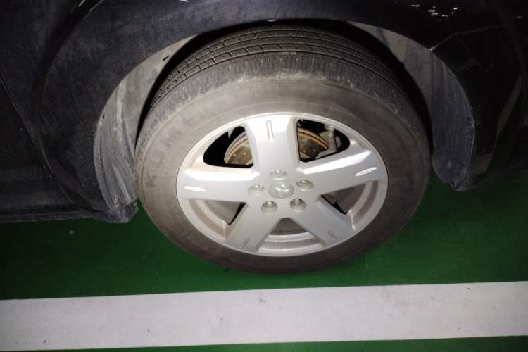 Used Dodge Journey 2010 2.7 Right Front Wheel Hub