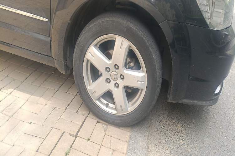 Used Dodge Journey 2010 2.7 Right Front Wheel Hub