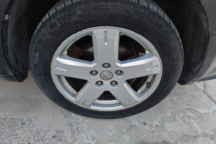 Used Dodge Journey 2010 2.7 Right Front Wheel Hub