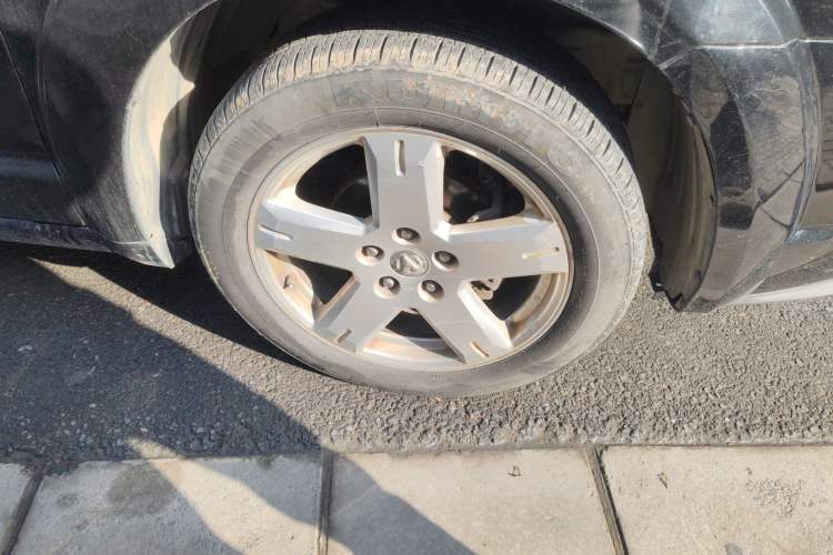 Used Dodge Journey 2010 2.7 Right Front Wheel Hub