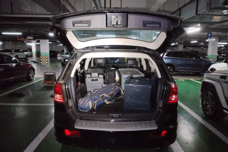 Used Dodge Journey 2010 2.7 Trunk