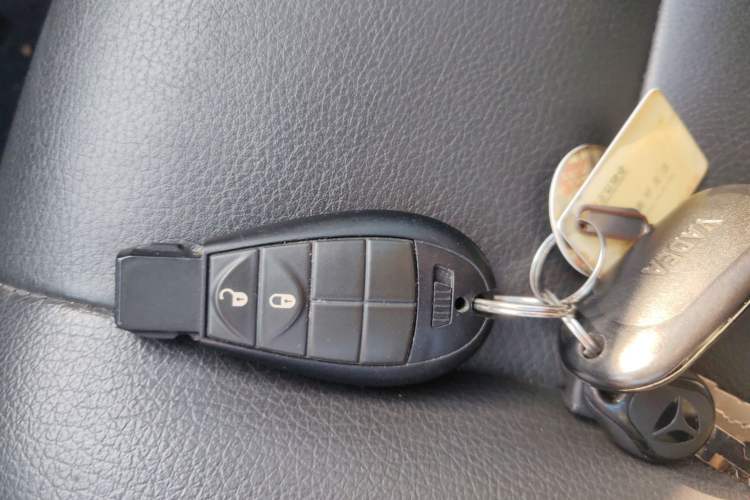 Used Dodge Journey 2010 2.7 Vehicle Key