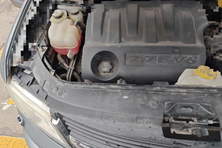 Used Dodge Journey 2010 2.7 Engine Bay Right
