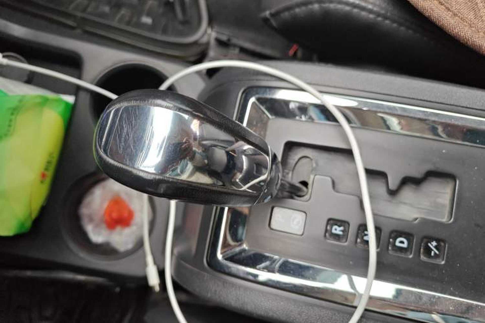 Used Dodge Journey 2010 2.7 Gear Lever
