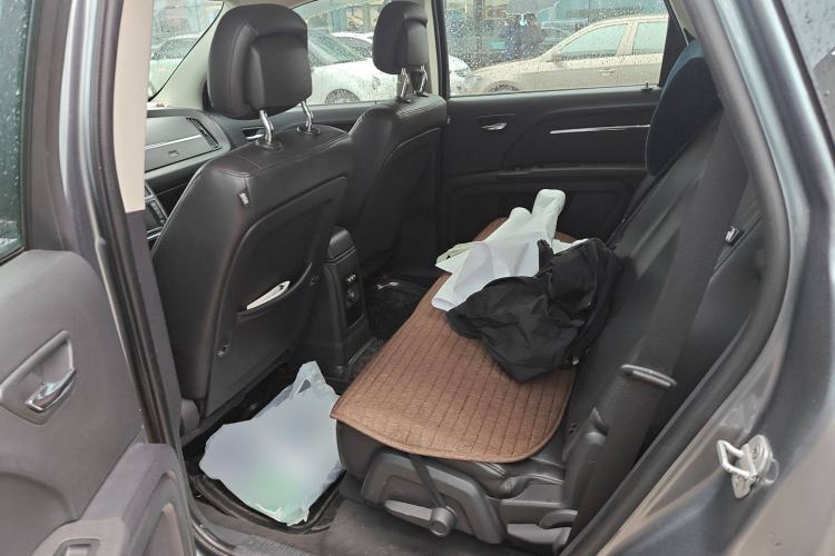 Used Dodge Journey 2010 2.7 Left Rear Seat