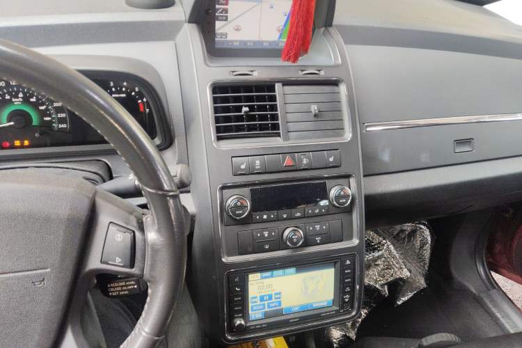 Used Dodge Journey 2010 2.7 Audio And AC Panel