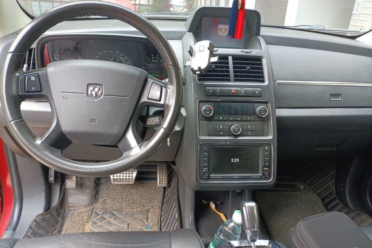 Used Dodge Journey 2010 2.7 Center Console