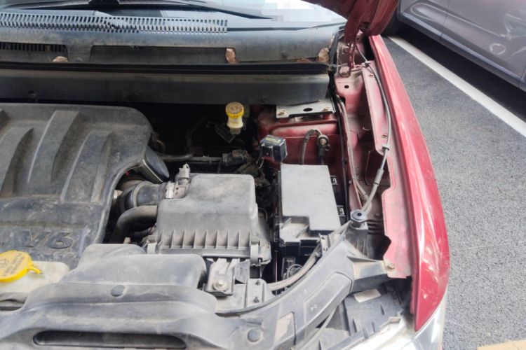 Used Dodge Journey 2010 2.7 Engine Bay Left