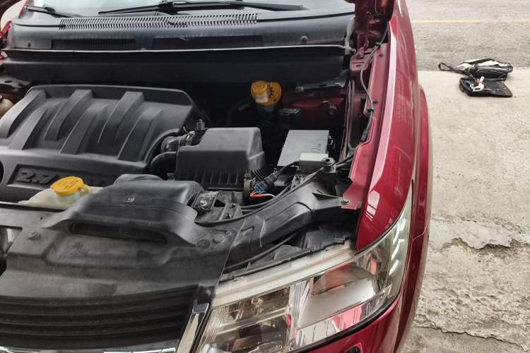 Used Dodge Journey 2010 2.7 Engine Bay Left
