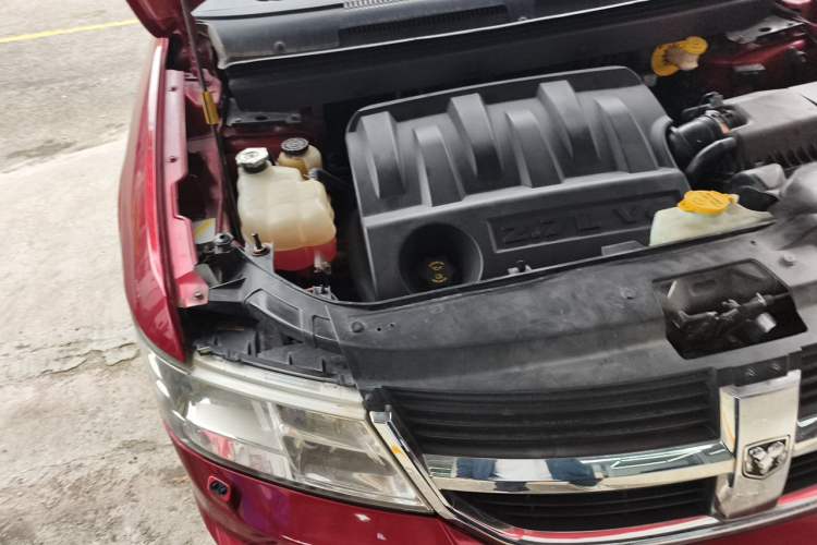 Used Dodge Journey 2010 2.7 Engine Bay Right