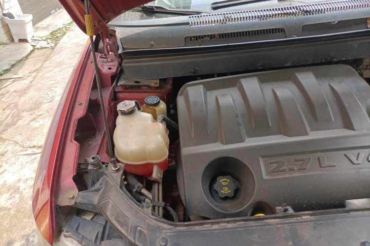 Used Dodge Journey 2010 2.7 Engine Bay Right