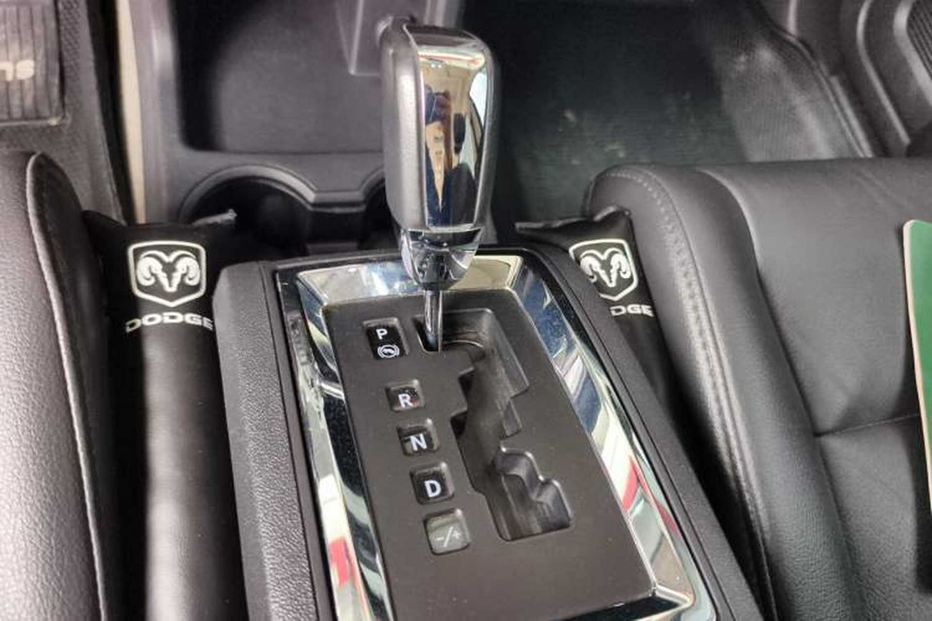 Used Dodge Journey 2010 2.7 Gear Lever