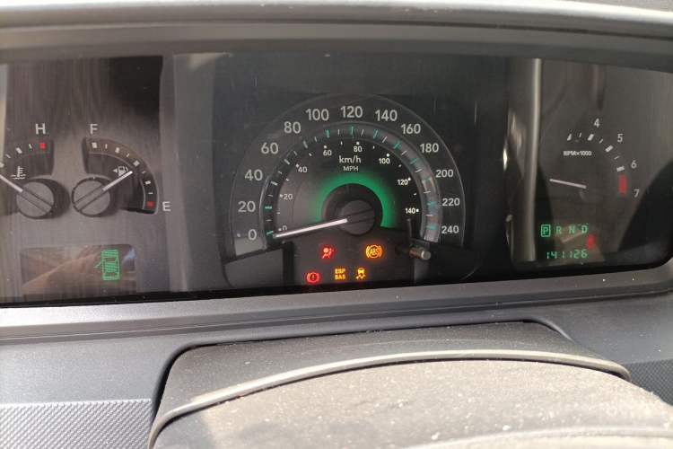 Used Dodge Journey 2010 2.7 Instrument Cluster