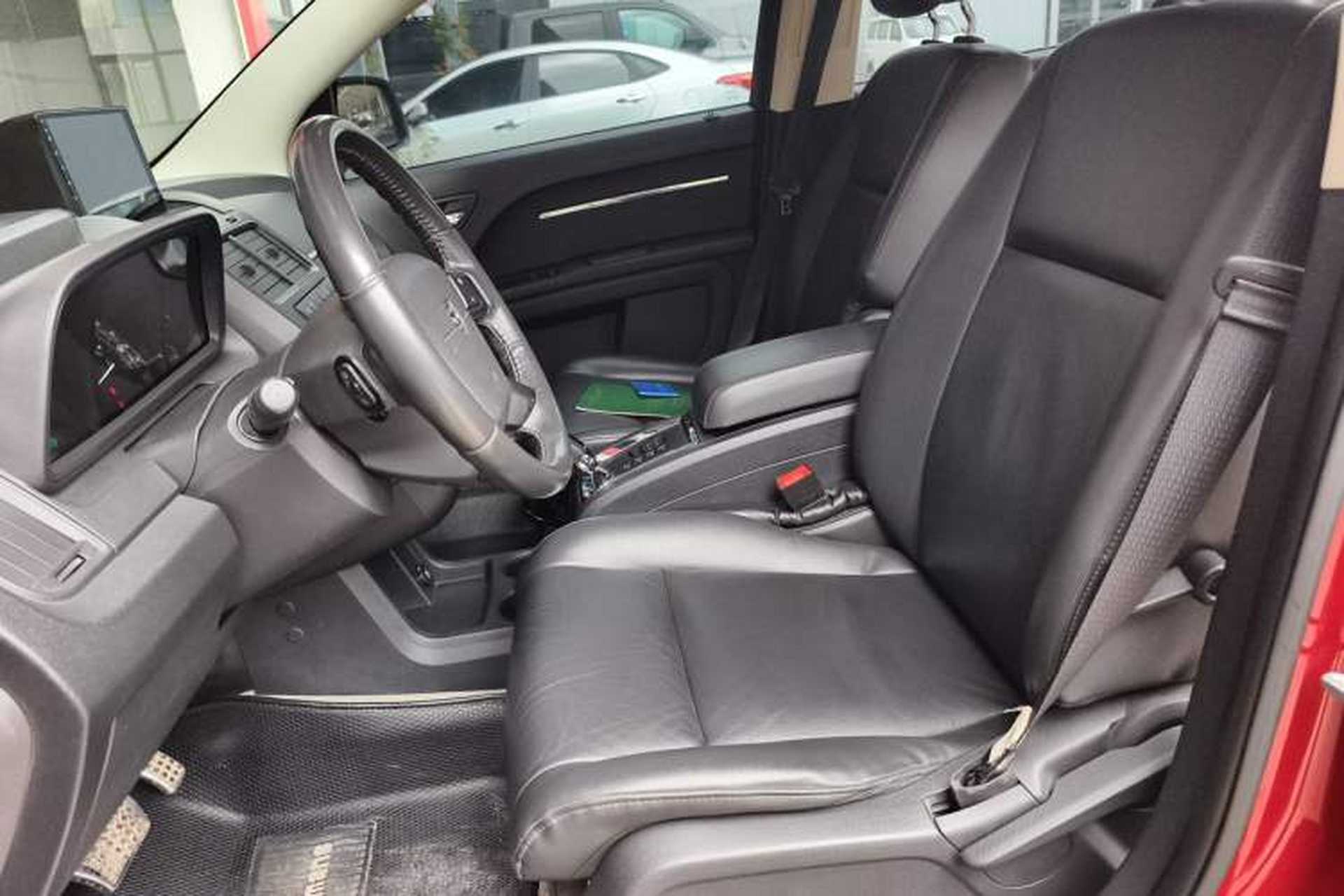 Used Dodge Journey 2010 2.7 Left Front Seat