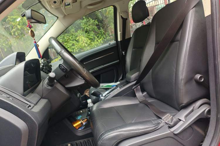 Used Dodge Journey 2010 2.7 Left Front Seat