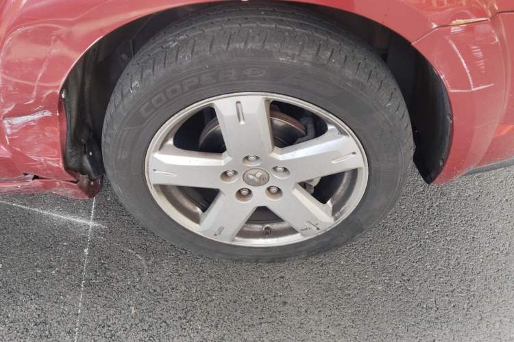 Used Dodge Journey 2010 2.7 Right Front Wheel Hub