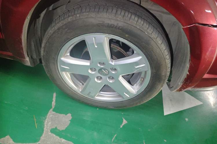 Used Dodge Journey 2010 2.7 Right Front Wheel Hub
