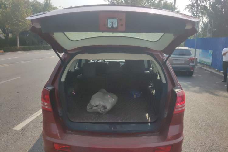Used Dodge Journey 2010 2.7 Trunk