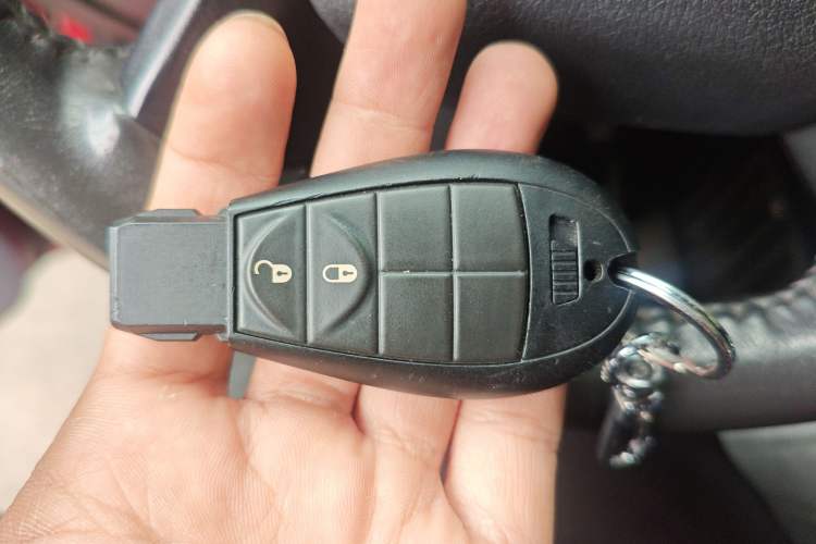 Used Dodge Journey 2010 2.7 Vehicle Key