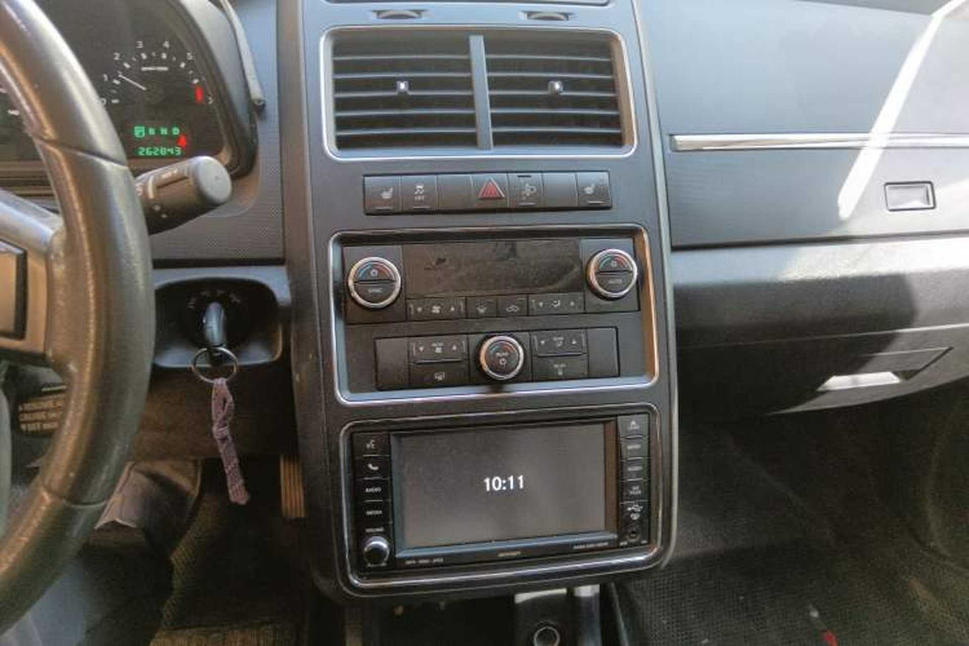 Used Dodge Journey 2010 2.7 Audio And AC Panel