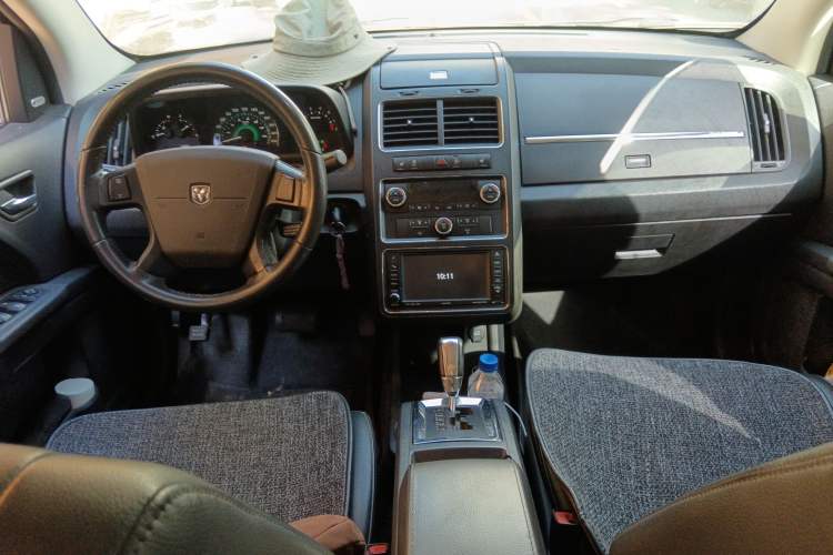 Used Dodge Journey 2010 2.7 Center Console