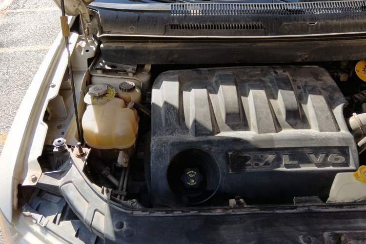 Used Dodge Journey 2010 2.7 Engine Bay Right