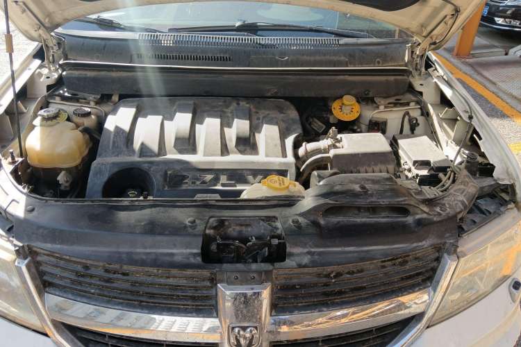 Used Dodge Journey 2010 2.7 Engine Bay