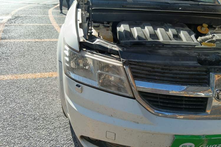 Used Dodge Journey 2010 2.7 Right Front Headlight