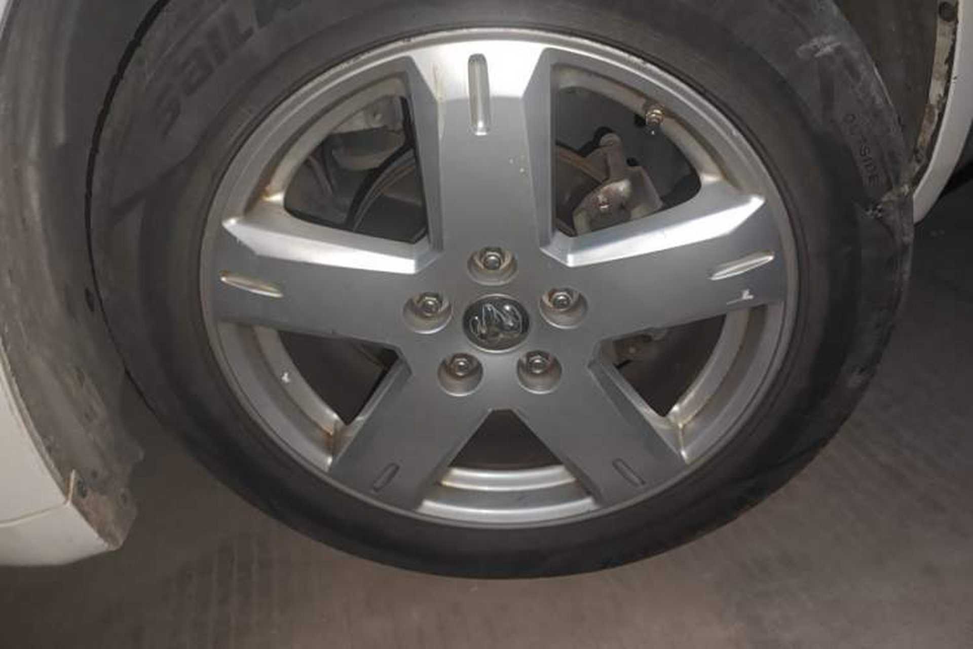 Used Dodge Journey 2010 2.7 Right Front Wheel Hub
