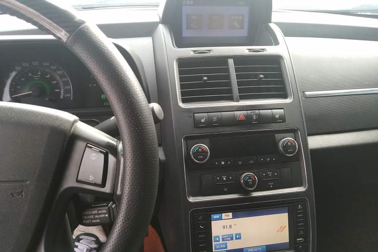 Used Dodge Journey 2011 2.7 Luxury Navigation Edition Audio And AC Panel