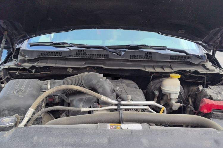 Used Dodge Journey  Engine Bay