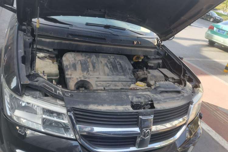 Used Dodge Journey 2011 2.7 Luxury Navigation Edition Engine Bay