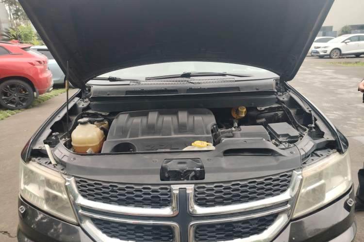 Used Dodge Journey 2011 2.7 Luxury Navigation Edition Engine Bay