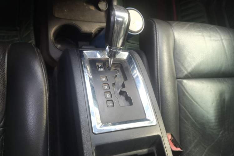 Used Dodge Journey 2011 2.7 Luxury Navigation Edition Gear Lever