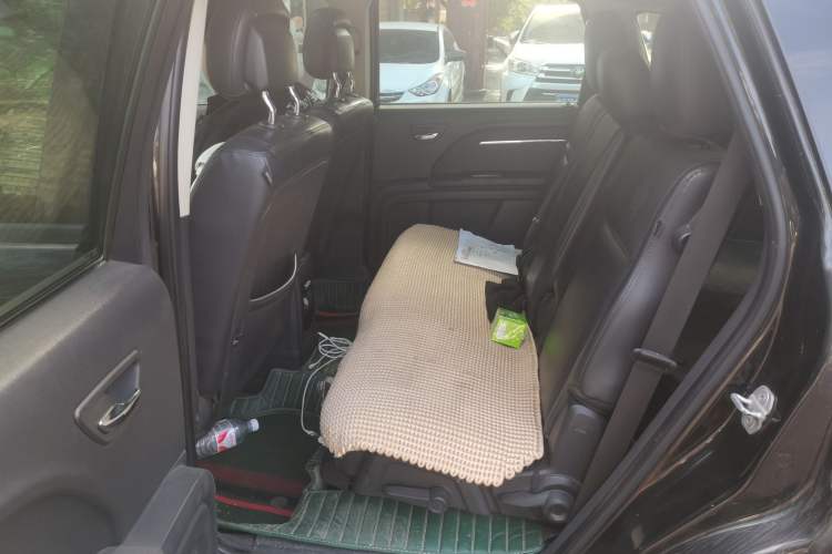 Used Dodge Journey 2011 2.7 Luxury Navigation Edition Left Rear Seat