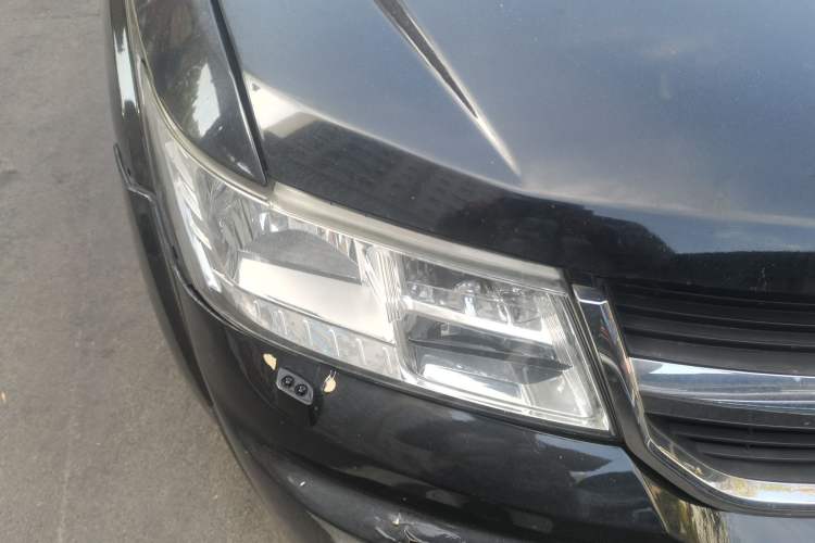 Used Dodge Journey 2011 2.7 Luxury Navigation Edition Right Front Headlight