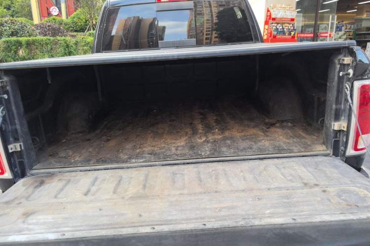 Used Dodge Journey  Trunk
