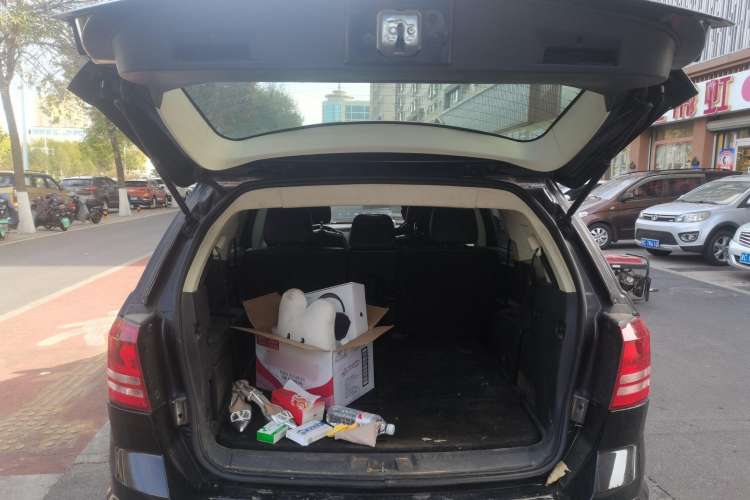 Used Dodge Journey 2011 2.7 Luxury Navigation Edition Trunk