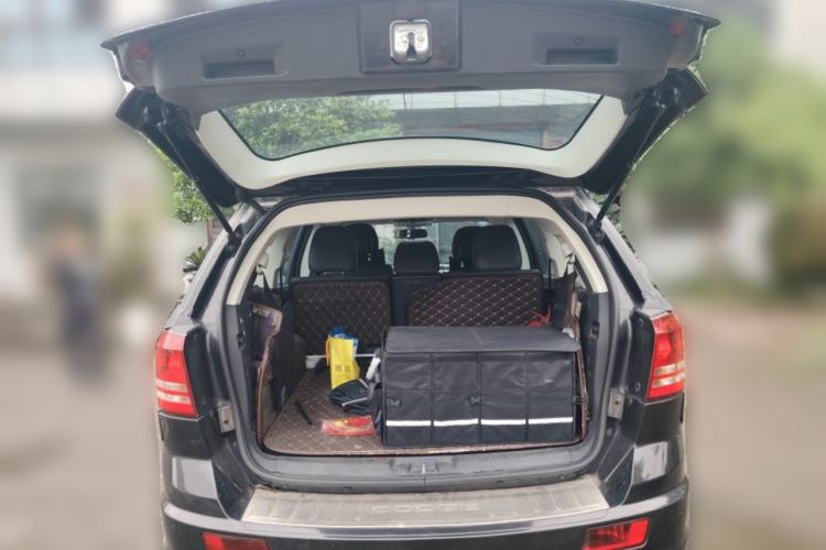 Used Dodge Journey 2011 2.7 Luxury Navigation Edition Trunk