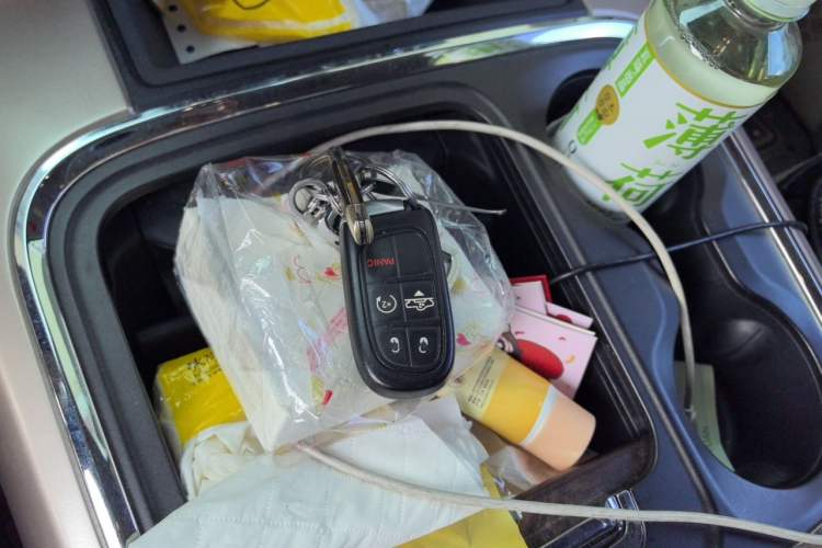 Used Dodge Journey  Vehicle Key