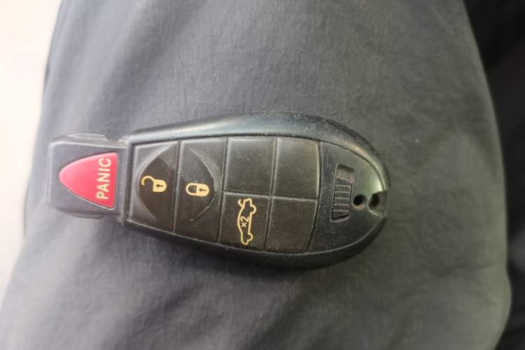 Used Dodge Journey 2011 2.7 Luxury Navigation Edition Vehicle Key