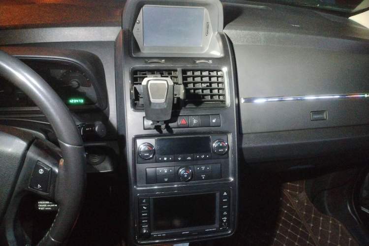 Used Dodge Journey 2011 2.7 Luxury Navigation Edition Audio And AC Panel