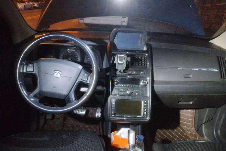 Used Dodge Journey 2011 2.7 Luxury Navigation Edition Center Console