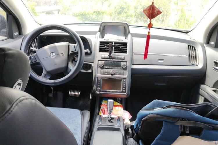 Used Dodge Journey 2011 2.7 Luxury Navigation Edition Center Console